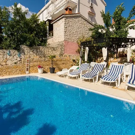 Stil - Two Bedroom With Balcony And Sea View 203 President