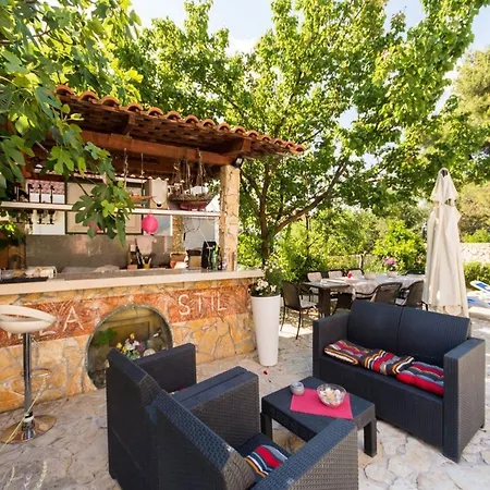 Stil - Two Bedroom With Balcony And Sea View 203 President Apartament *