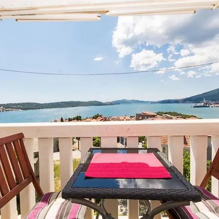 Stil - Two Bedroom With Balcony And Sea View 203 President 公寓 特罗吉尔