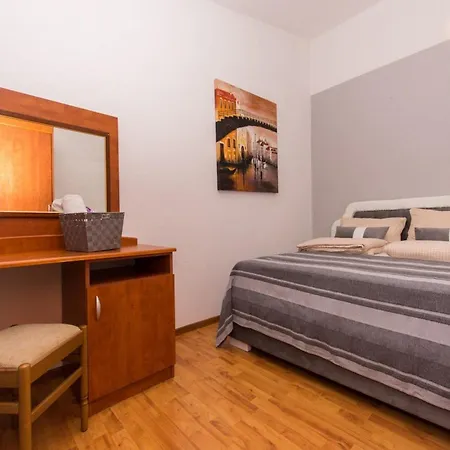 Stil - Two Bedroom With Balcony And Sea View 203 President