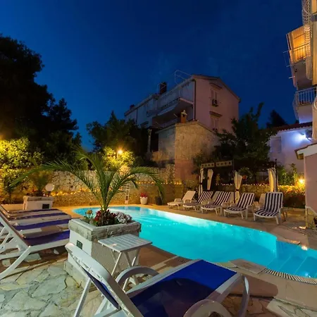 Stil - Two Bedroom With Balcony And Sea View 203 President 公寓