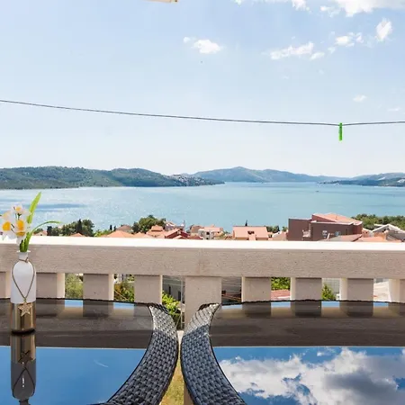 Stil - Two Bedroom With Balcony And Sea View 203 President Apartament *