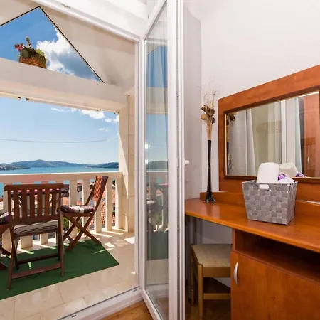 Apartman Stil - Two Bedroom With Balcony And Sea View 203 President