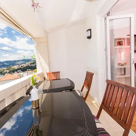 Stil - Two Bedroom With Balcony And Sea View 203 President Traù