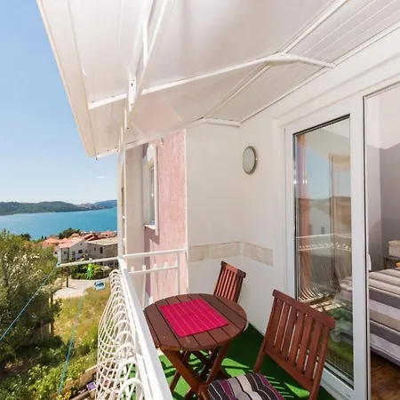 Stil - Two Bedroom With Balcony And Sea View 203 President *