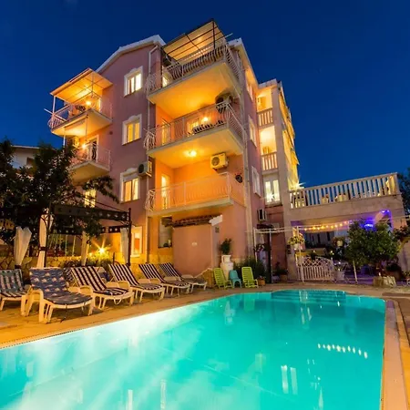 Stil - Two Bedroom With Balcony And Sea View 203 President Traù