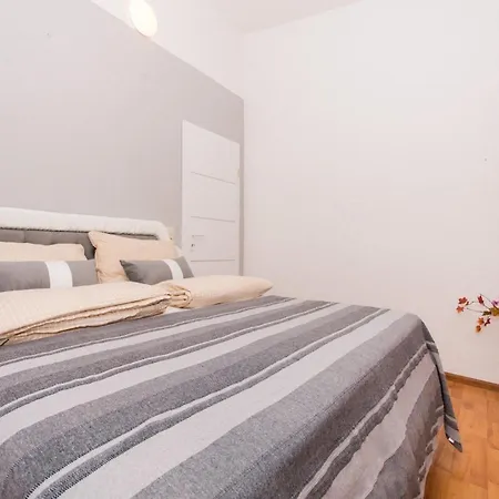 Stil - Two Bedroom With Balcony And Sea View 203 President *