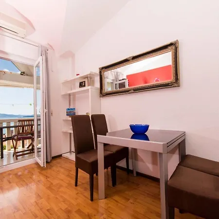 Stil - Two Bedroom With Balcony And Sea View 203 President * Trogir