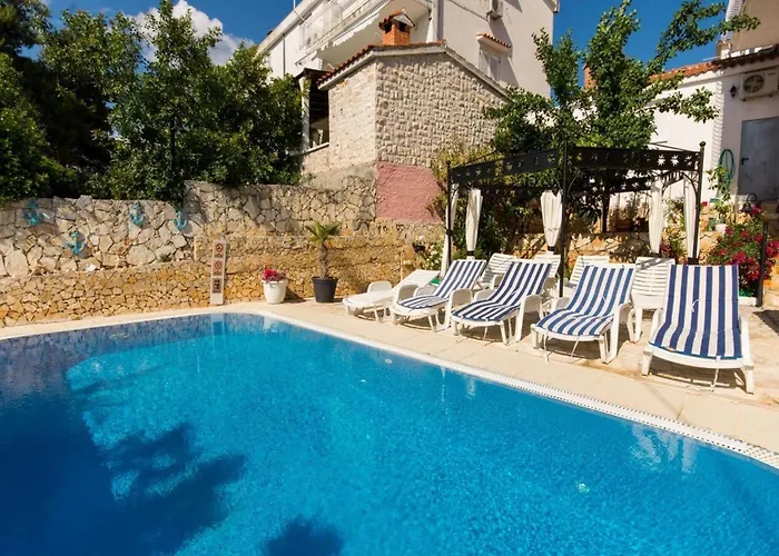 Stil - Two Bedroom With Balcony And Sea View 203 President