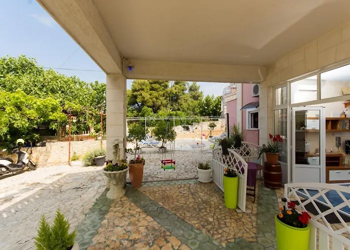 Stil - Two Bedroom With Balcony And Sea View 203 President Apartment *