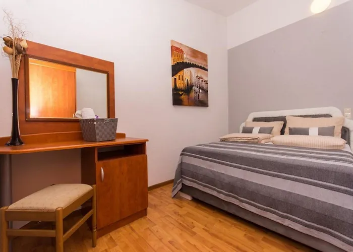 Stil - Two Bedroom With Balcony And Sea View 203 President