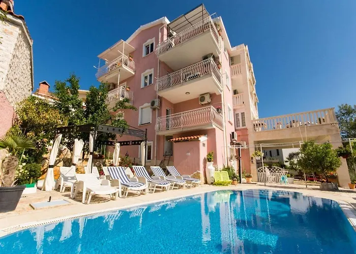 Stil - Two Bedroom With Balcony And Sea View 203 President