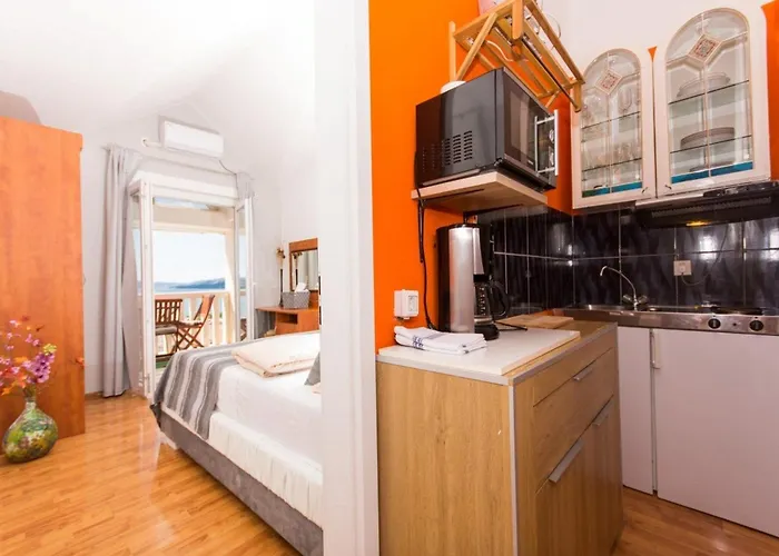 Stil - Two Bedroom With Balcony And Sea View 203 President Trogir