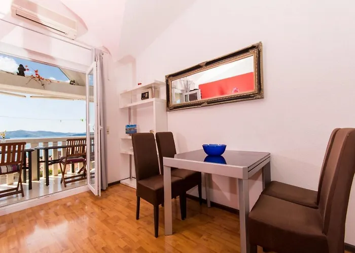 Stil - Two Bedroom With Balcony And Sea View 203 President * Trogir